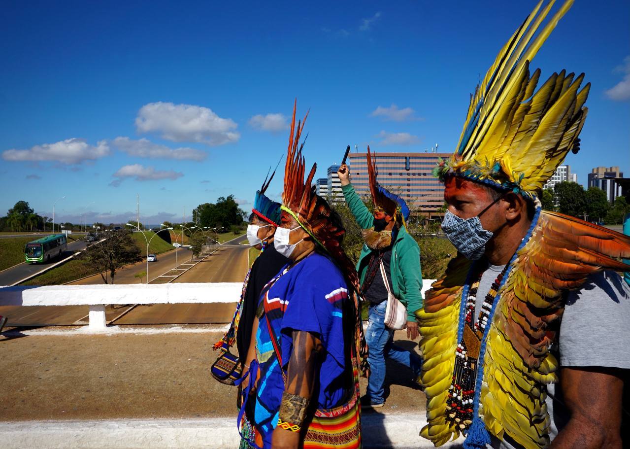 Indígenas participam de manifestação em Brasília (DF) durante o Acampamento Levante pela Terra, em junho de 2021. Foto: Isabella-Guljor