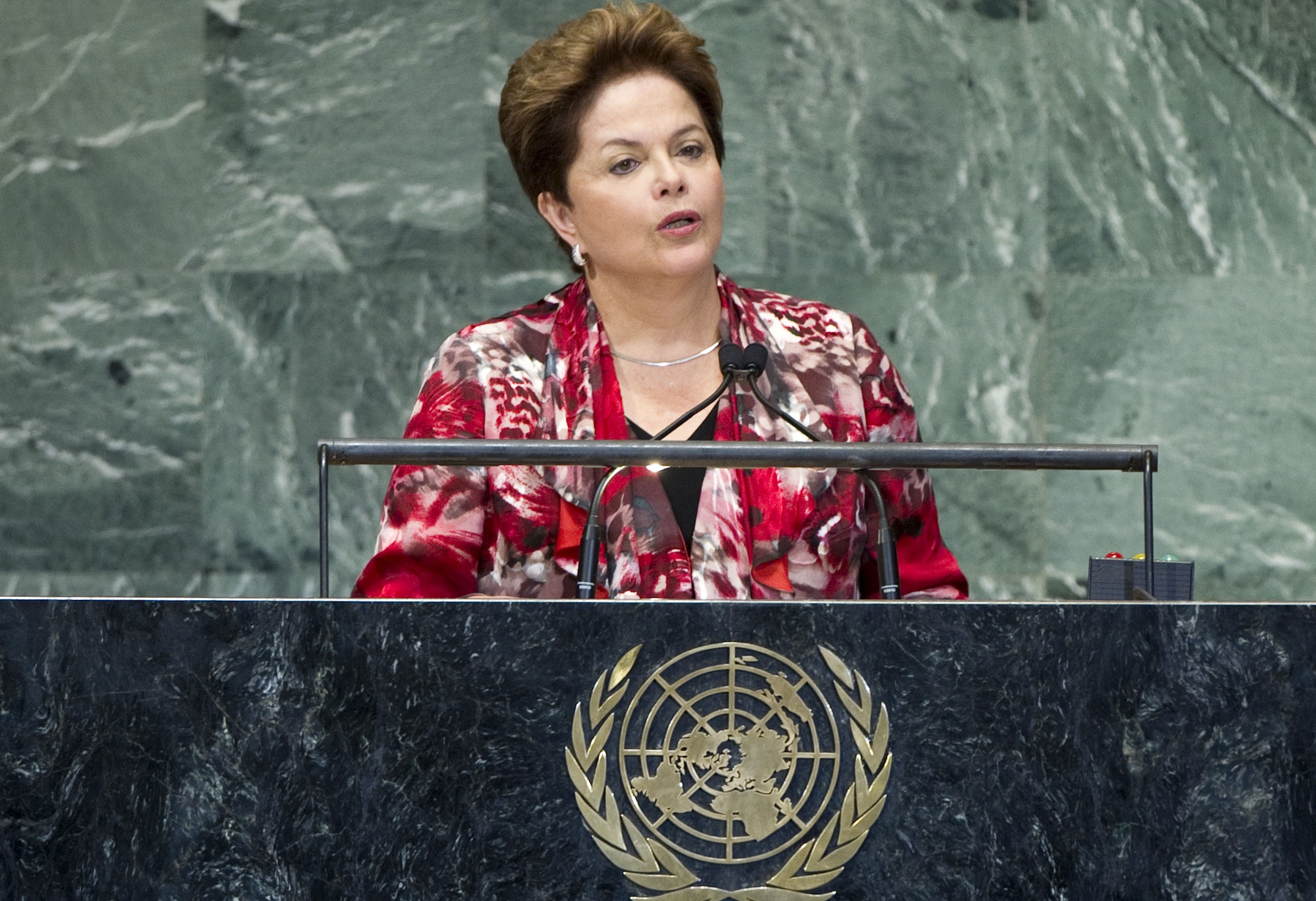 H.E. Ms. Dilma Vana Rousseff, President of Brazil addresses the general debate of the sixty-seventh session of the General Assembly.