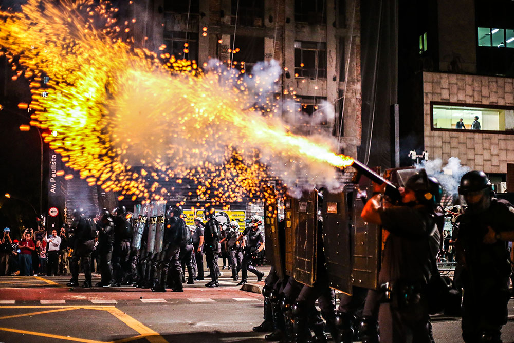 São Paulo- SP- Brasil- 29/08/2016- Manifestação contra o governo interino de Michel Temer, na avenida Paulista. Foto: Paulo Pinto/ AGPT
