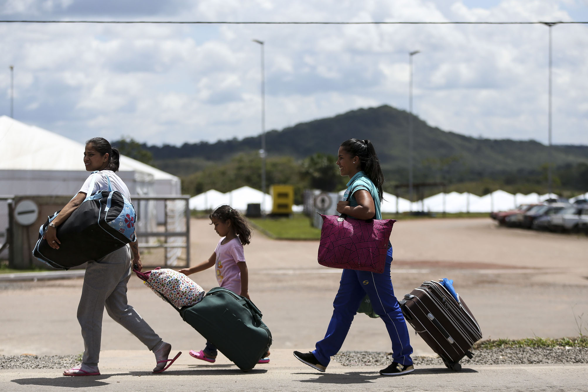 Pacaraima RR 23 08 2018 Chegada na fronteira  Grupo de imigrantes venezuelanos percorre a pé o trecho de 215 km entre as cidades de Pacaraima e Boa Vista.Marcelo Camargo/Ag. Brasil