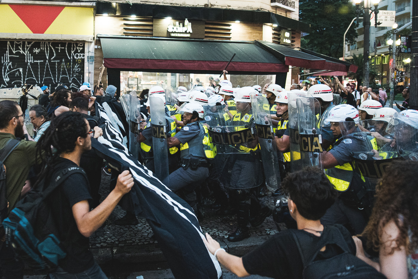 Ao menos 48 pessoas foram detidas de forma arbitrária nas recentes manifestações em São Paulo (Foto: Daniel Arroyo / Ponte Jornalismo)